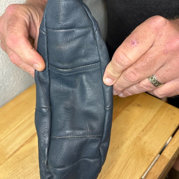 Vintage Leather Hobo Bag in Navy Blue - Picture 10 of 12